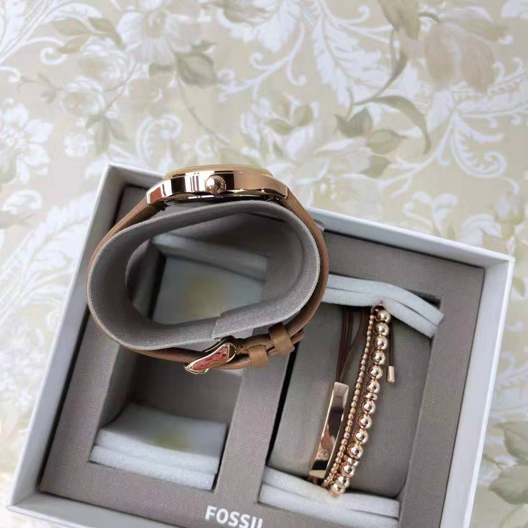 Fossil BQ3297SET Modern Sophisticate Multifunction Tan Leather Watch And Jewelery Gift Set Fossil BQ3297SET Modern Sophisticate Multifunction Tan Leather Watch And Jewelery Gift Set
